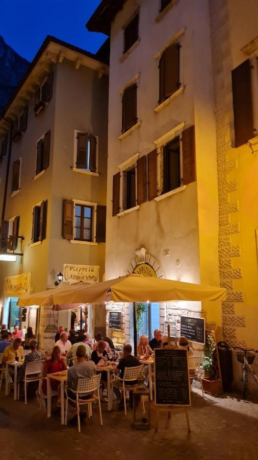 Appartamento Sunrise - Centro Storico N1 Riva del Garda Exteriör bild